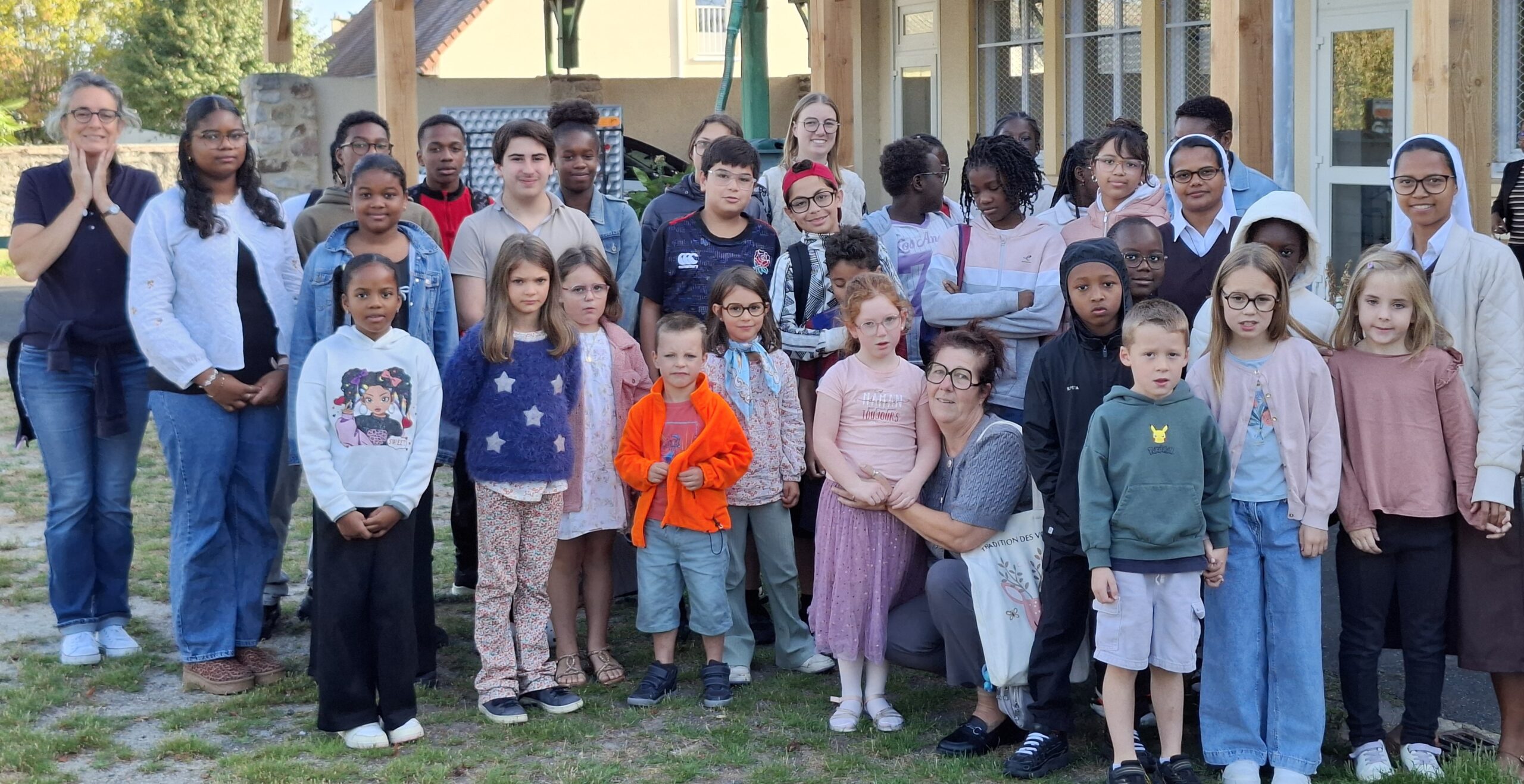 Les jeunes de la paroisse Les jeunes de la paroisse Allonnes-Arnage réunis